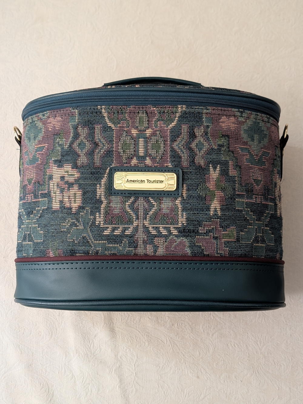 American Tourister Men's Patterned Travel Toiletry Bag in Multicolor No Strap